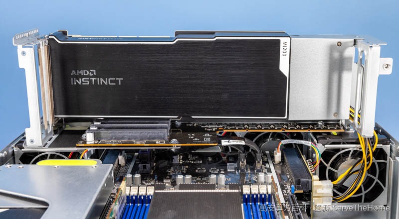 AMD Instinct MI210 实拍
