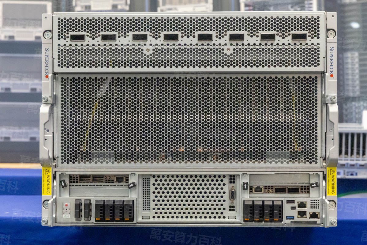 超微 SYS-822GS-NB3RT 8U 风冷 HGX B300 整机实拍